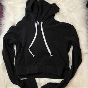 Cropped Black Sweatshirt